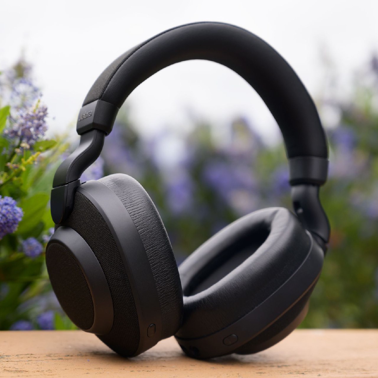 A Noise-Cancelling Headphone